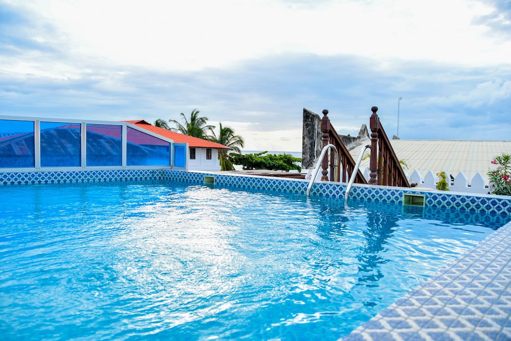 forodhani park hotel