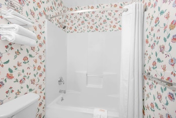 super 8 by wyndham canandaigua