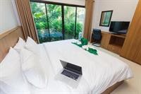 happy eight resort phuket