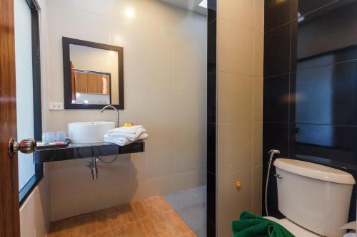 happy eight resort phuket