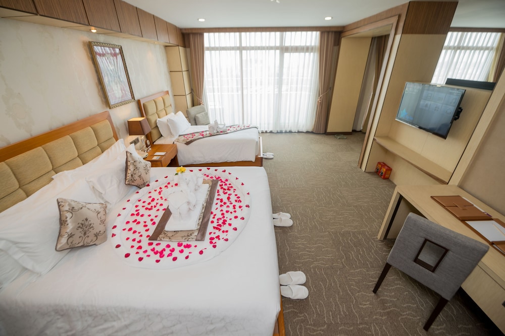 sky star hotel