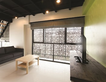 varrzon residence srinakarin 56