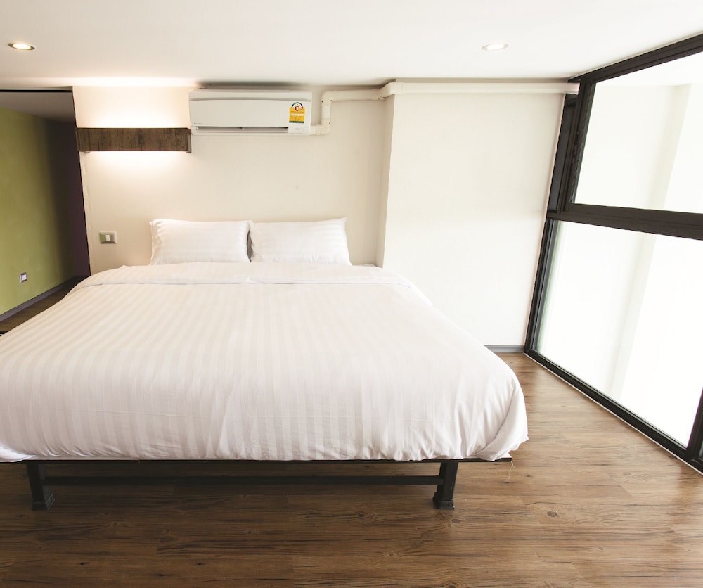 varrzon residence srinakarin 56