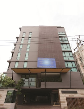 varrzon residence srinakarin 56