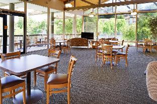 riviera oaks resort