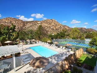 riviera oaks resort