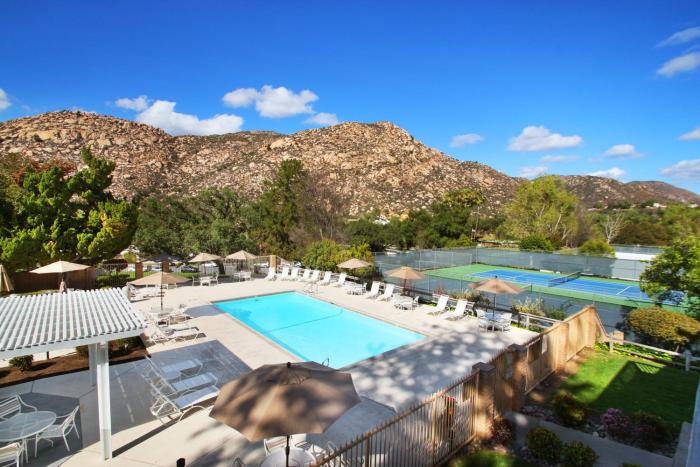 riviera oaks resort