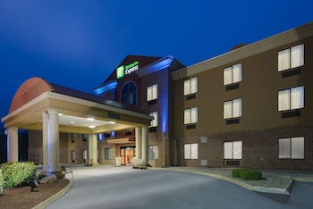 holiday inn express charles town by ihg