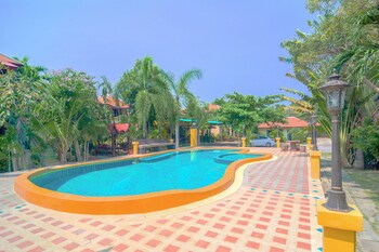 Baanbali Beach Resort,Near Pak Nam Pran Beach,3 star