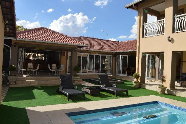 lakeview boutique hotel and conference center