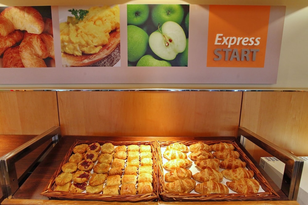 holiday inn express birmingham redditch by ihg