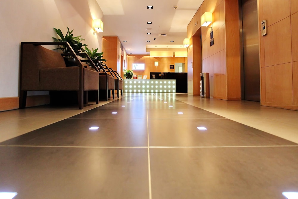 holiday inn express birmingham redditch by ihg