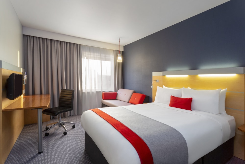 holiday inn express birmingham redditch by ihg