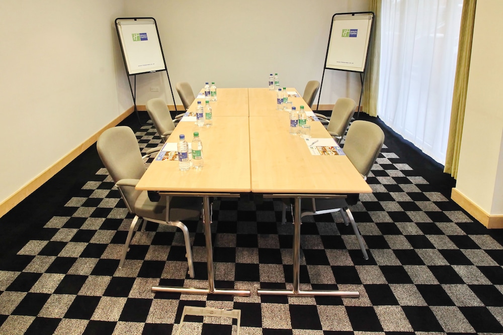 holiday inn express birmingham redditch by ihg