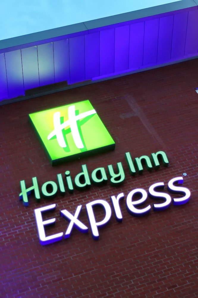 holiday inn express birmingham redditch by ihg