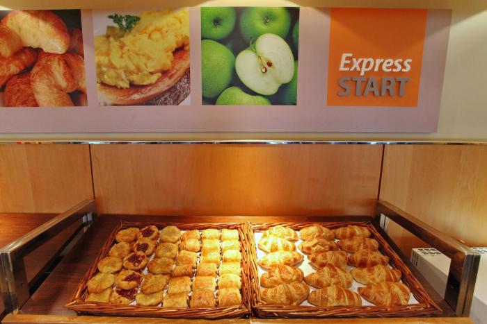 holiday inn express birmingham redditch by ihg
