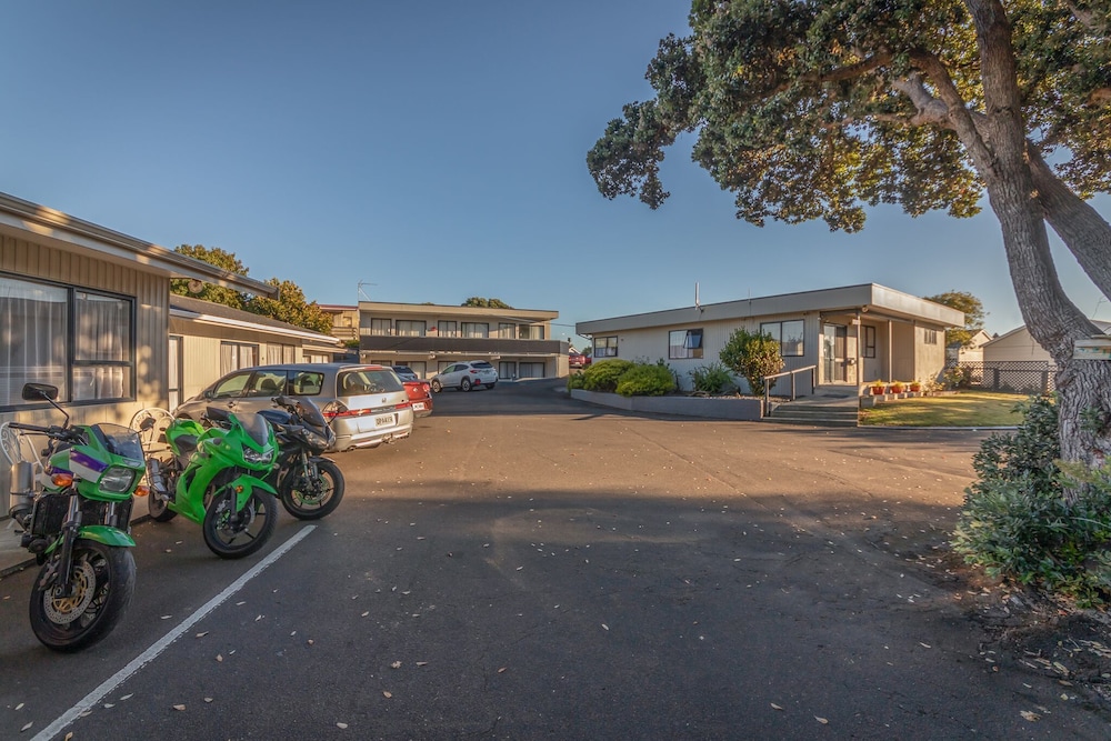 fiesta court motel