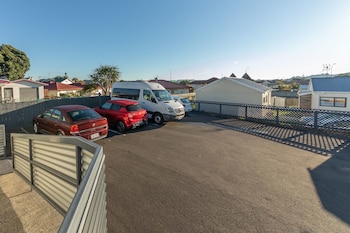 fiesta court motel