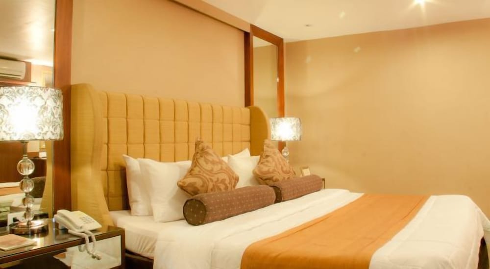 royal garden hotel