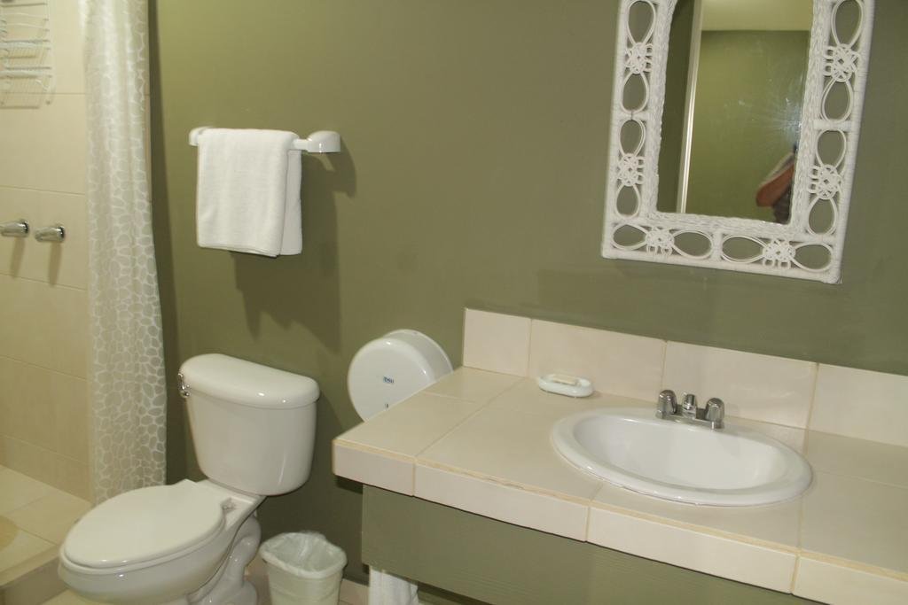 Puerto Barillas Marina & Lodge,El Cuco>>Bahia De Jiquilisco,4 star