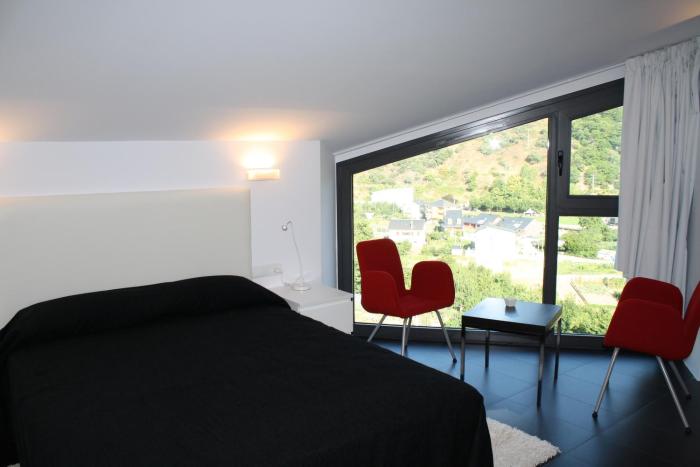 hostal tres campanas