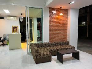 Papangkorn House,456/295 Soi Taladmai 39, Taladmai Road,3 star