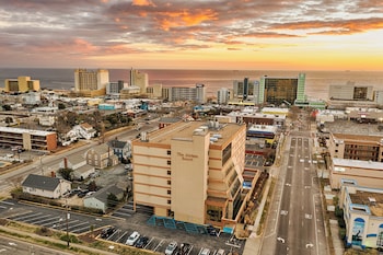 the atrium resort virginia beach by vacatia