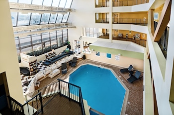 the atrium resort virginia beach by vacatia