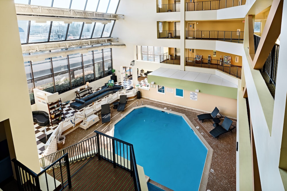 the atrium resort virginia beach by vacatia