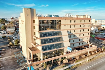 the atrium resort virginia beach by vacatia