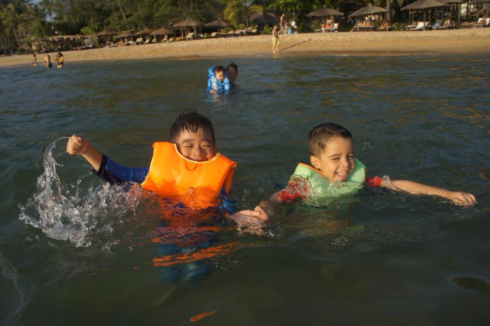 phu quoc kim bungalow on the beach