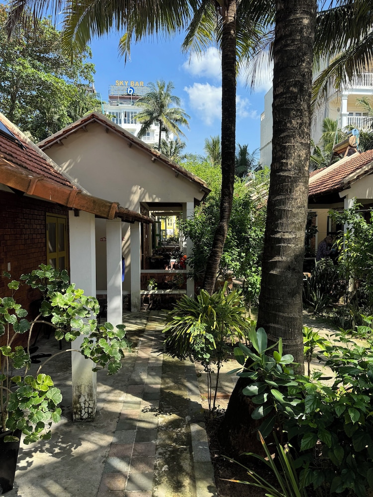 phu quoc kim bungalow on the beach
