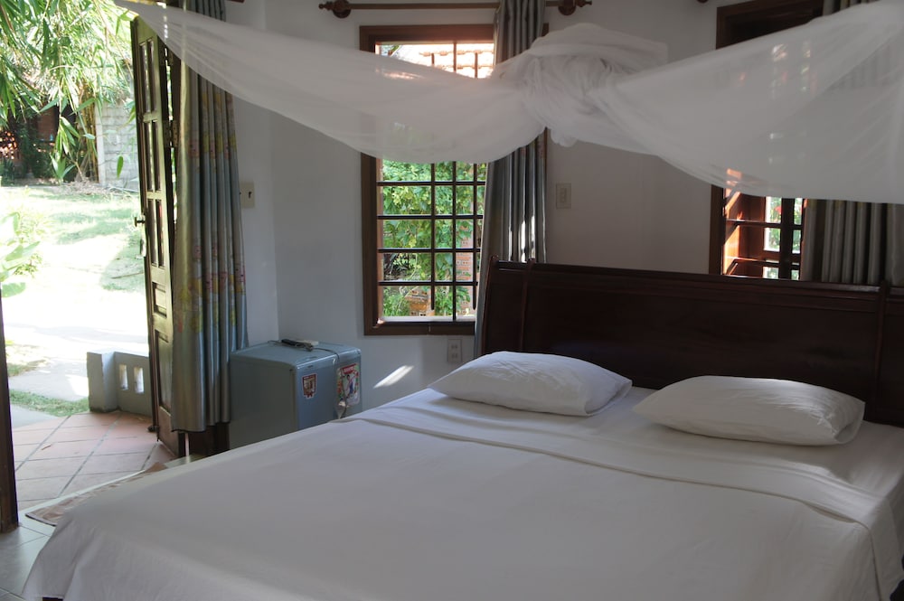 phu quoc kim bungalow on the beach