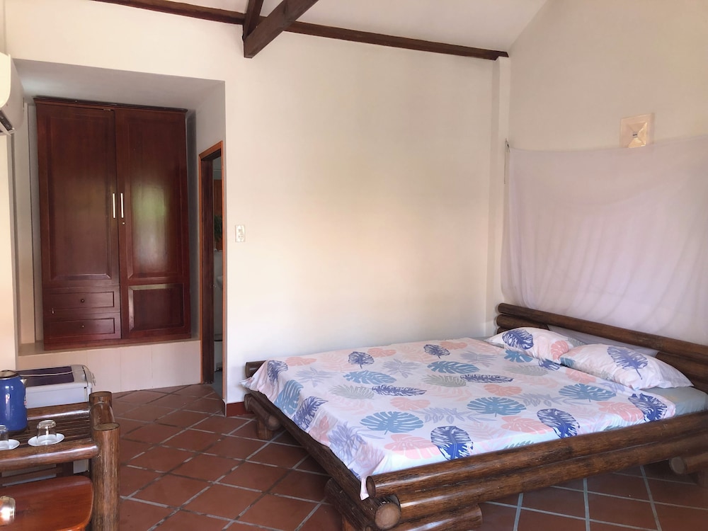 phu quoc kim bungalow on the beach