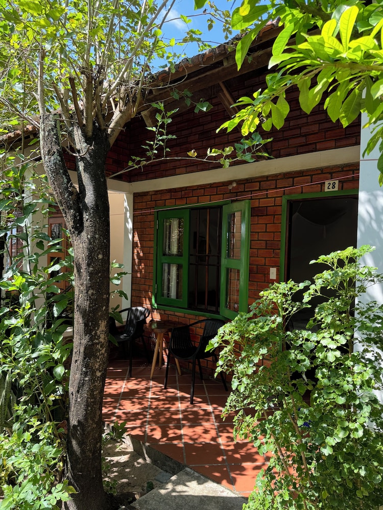 phu quoc kim bungalow on the beach