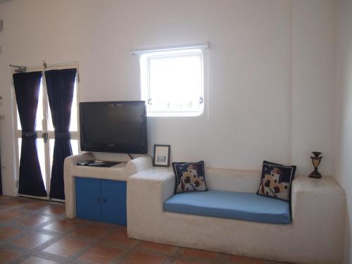 greek frontier villa