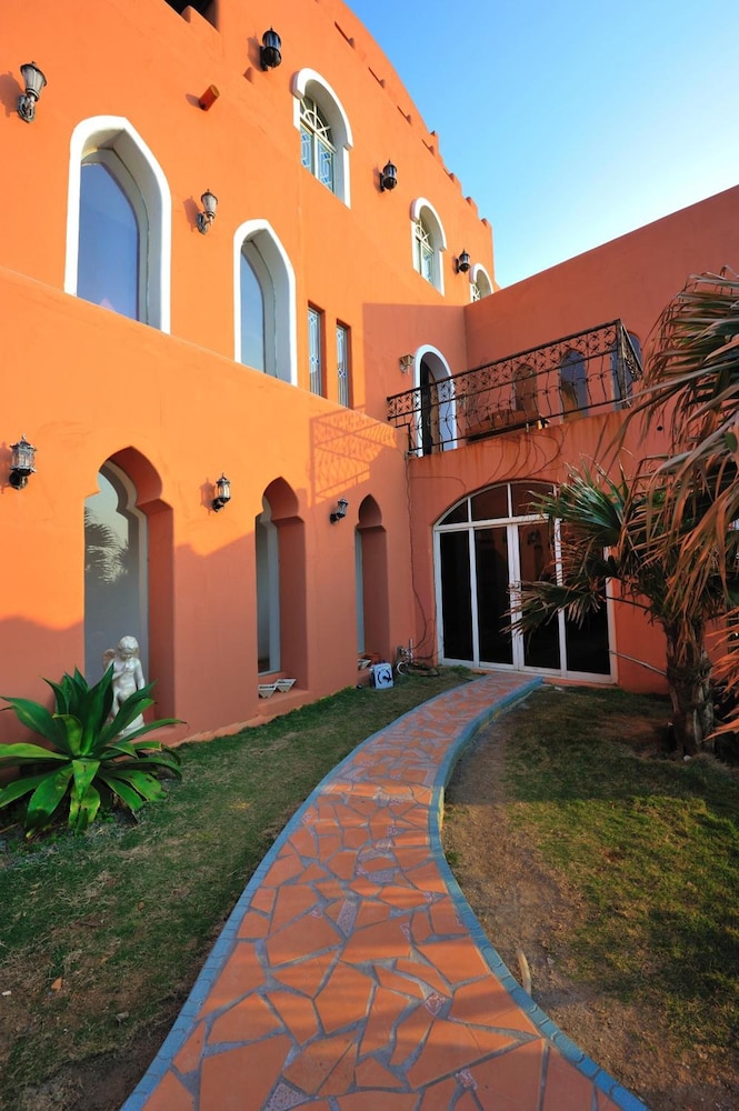 raid gardden boutique hotel