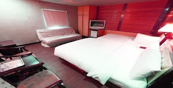 fuchia hotel