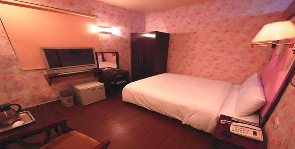 fuchia hotel