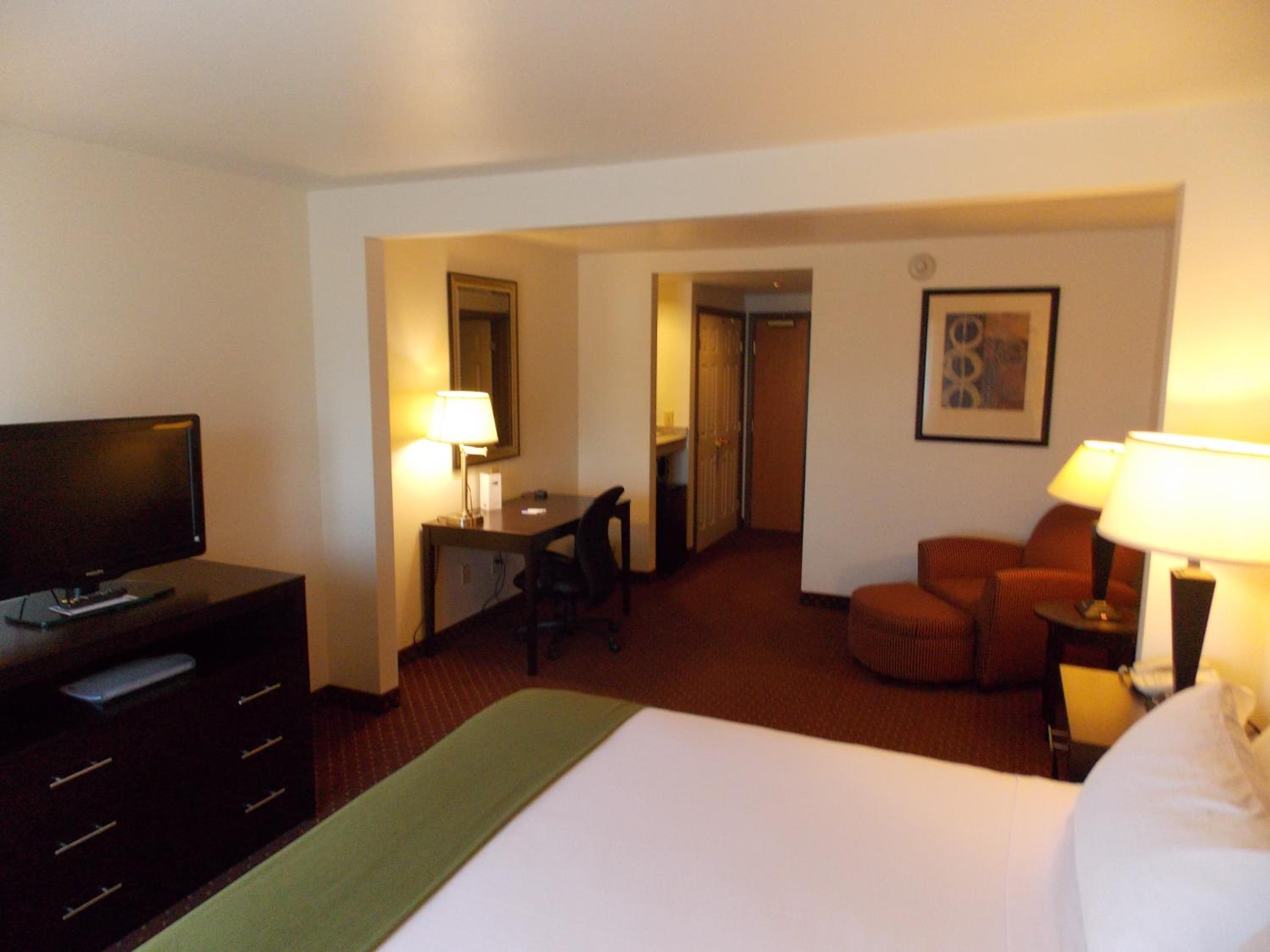 holiday inn express syracuse fairgrounds by ihg