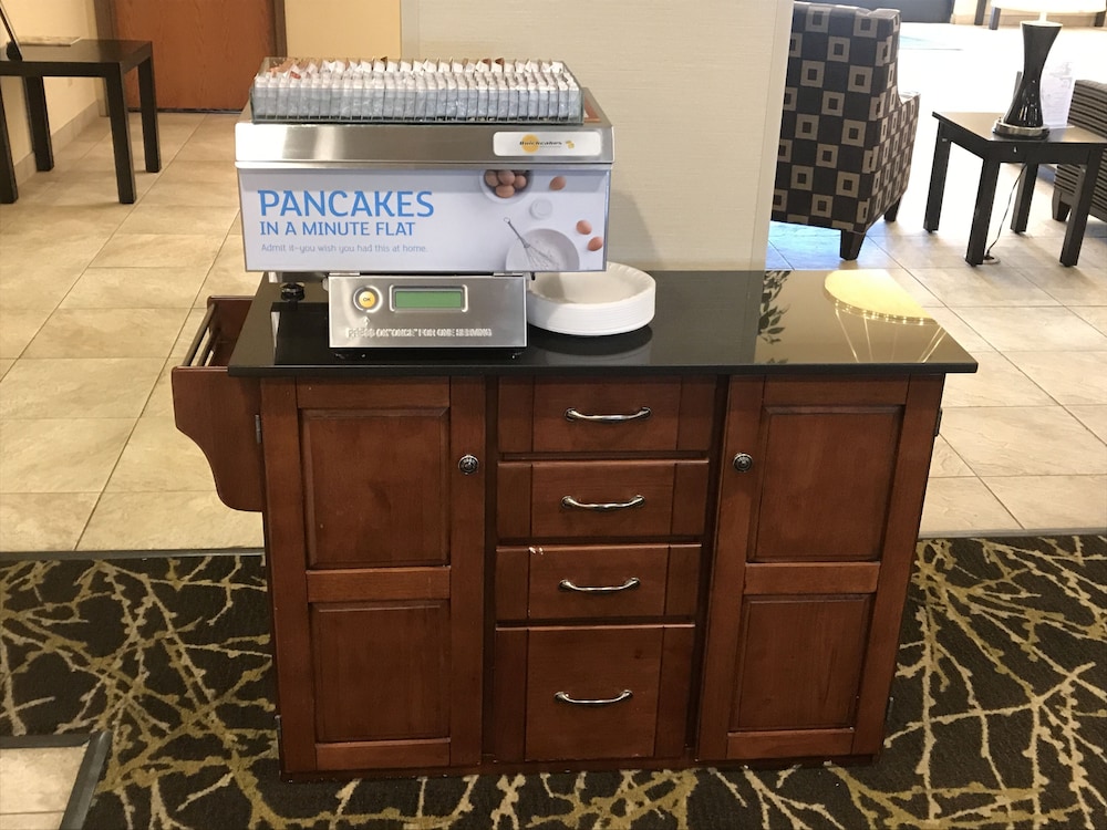holiday inn express syracuse fairgrounds by ihg