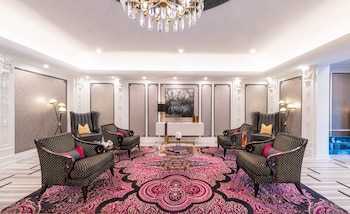 the churchill hotel near embassy row