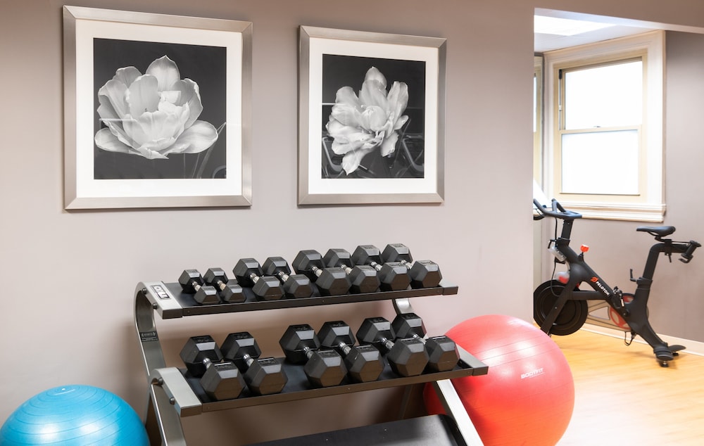 the churchill hotel near embassy row