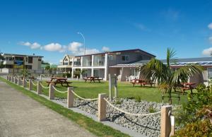 baileys at the beach motel