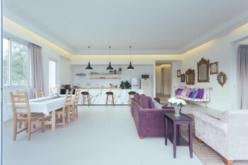 the peak residence