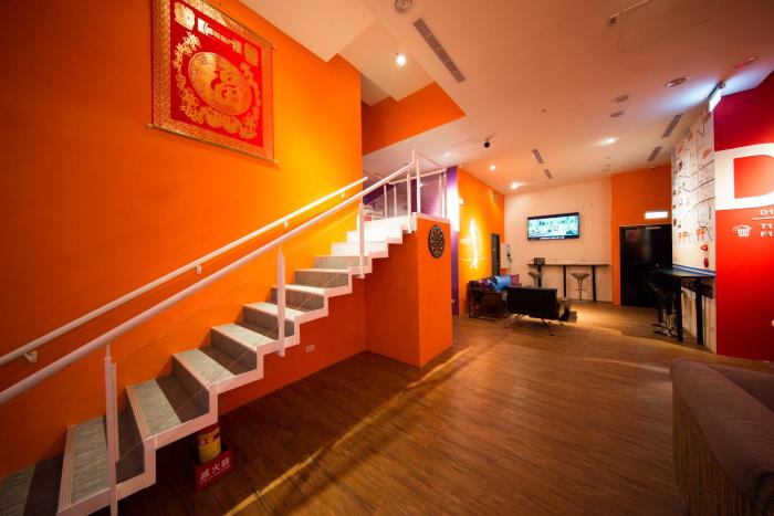 sleepbox hotel ximen