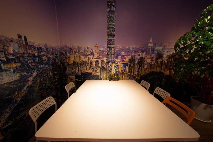 sleepbox hotel ximen