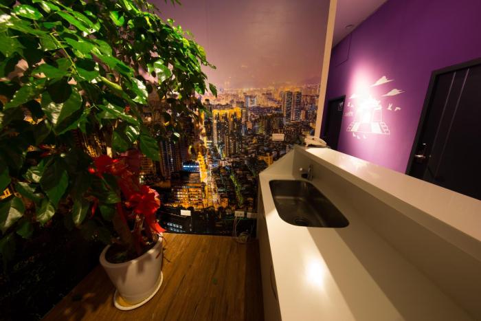 sleepbox hotel ximen