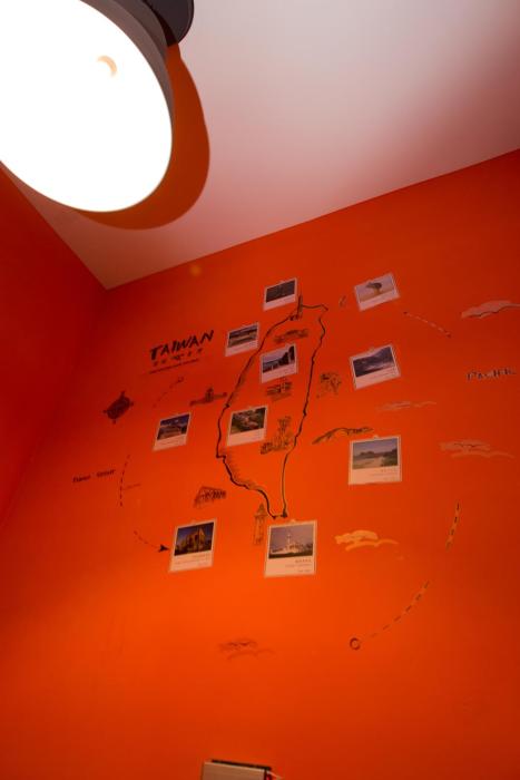 sleepbox hotel ximen