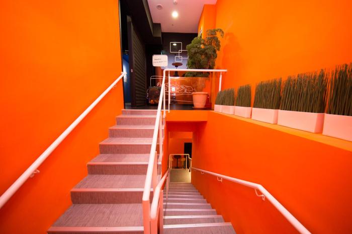 sleepbox hotel ximen